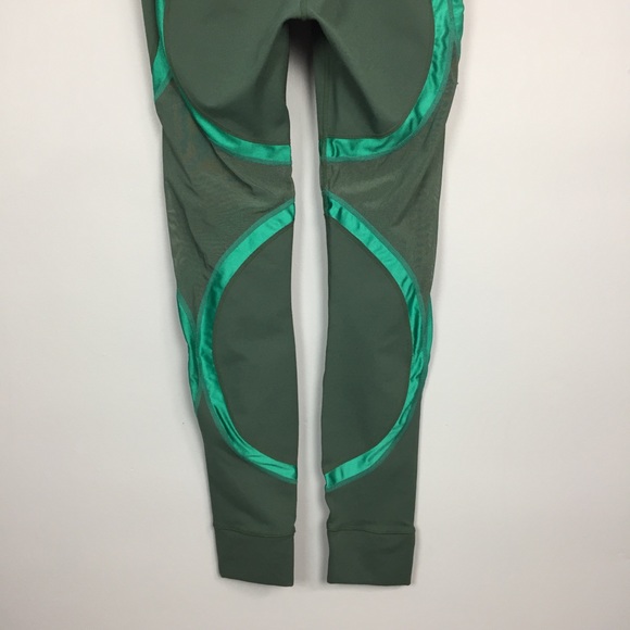 Fabletics High-Waisted PowerHold Shine Leggings - Picture 12 of 16